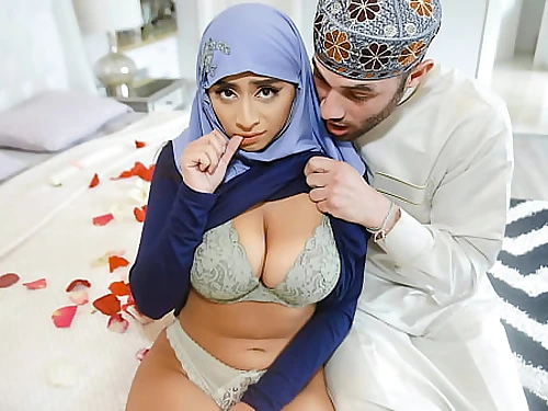 Arab Spouse Attempting to Impregnate His Hijab Wifey - HijabLust